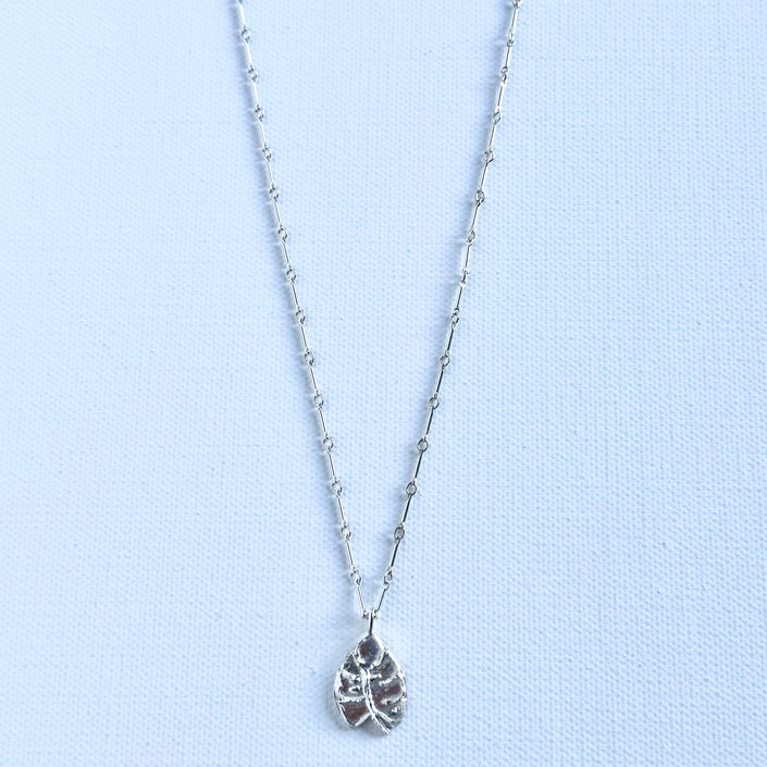 Breadfruit Leaf Silver Pendant Chain Necklace - Tropical Leaf - Nickel-Free Hypoallergenic